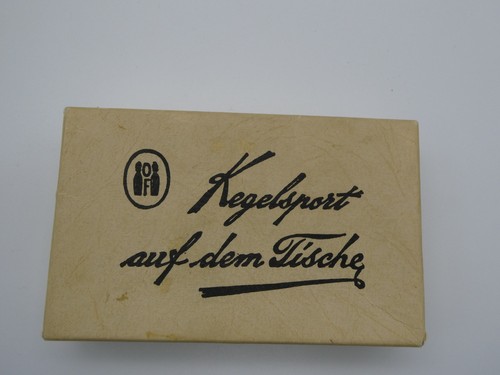 Kegelsport auf dem tische - auf,